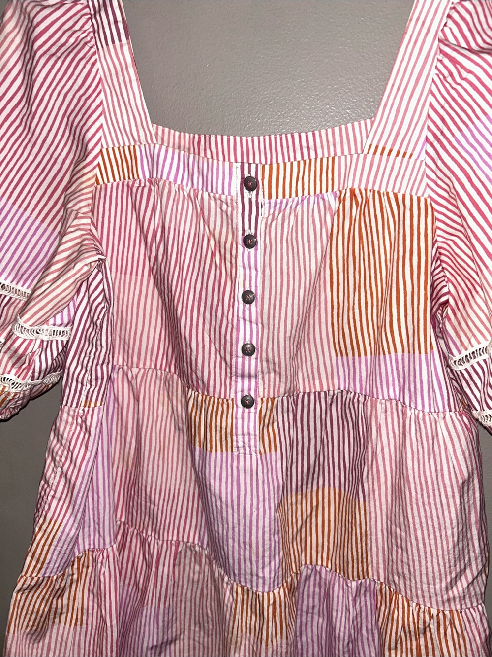 Maeve Shirt - Gable Tiered Tunic pink/white print - Picture 4 of 11